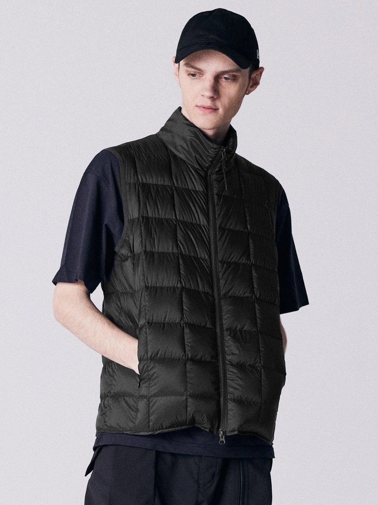 Taion Mens Black Hi Neck Zip Down Gilet | Designerwear